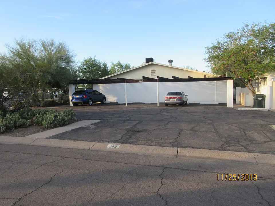 198 W Mariposa St #1