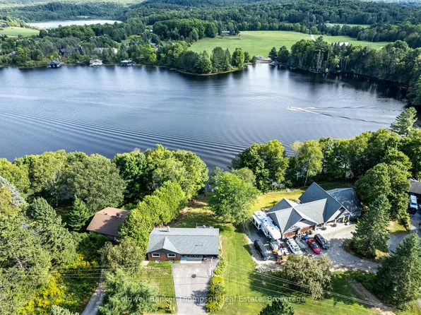 109 Riverside Dr, Huntsville, ON P1H 1R6