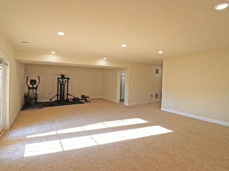 1040 Stepping Pl — Photo 58