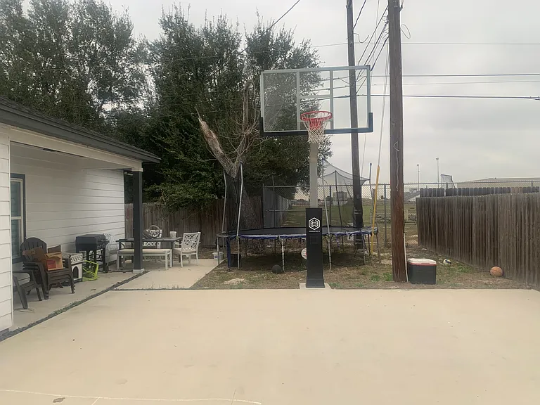 Sands Dr — Photo 15