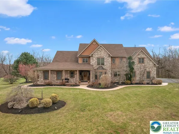 5590 Tuscany Ct, Coopersburg, PA 18036