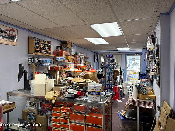 4th image of 384 East St