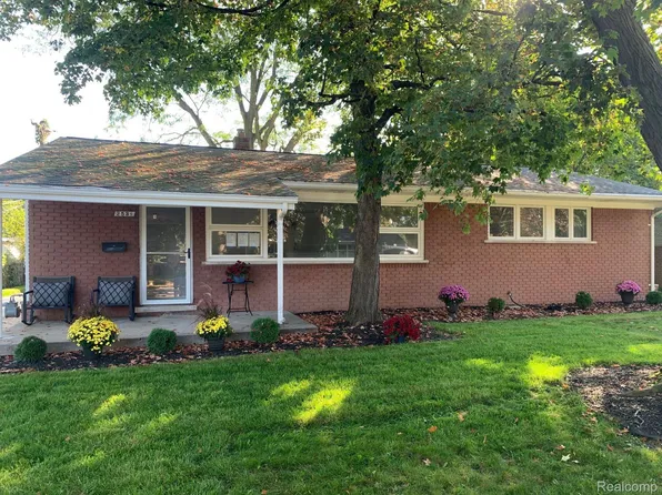 2531 Norwood Rd, Trenton, MI 48183