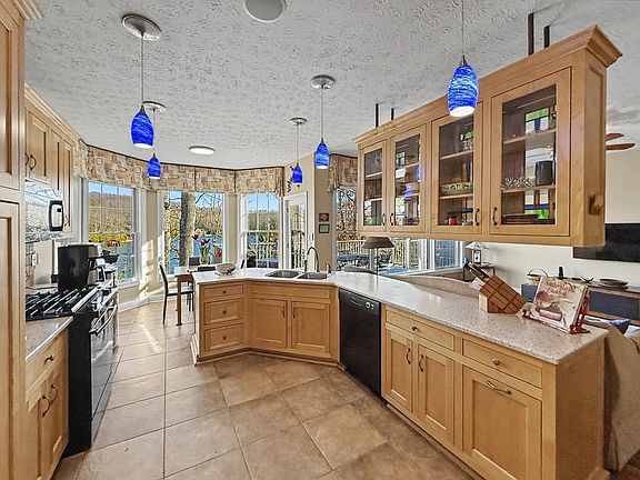 4th image of 151 Hawks Chase Ln