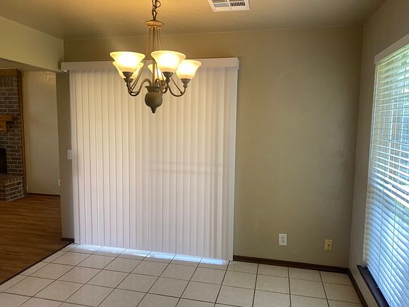 4th image of 1026 Dustin Dr