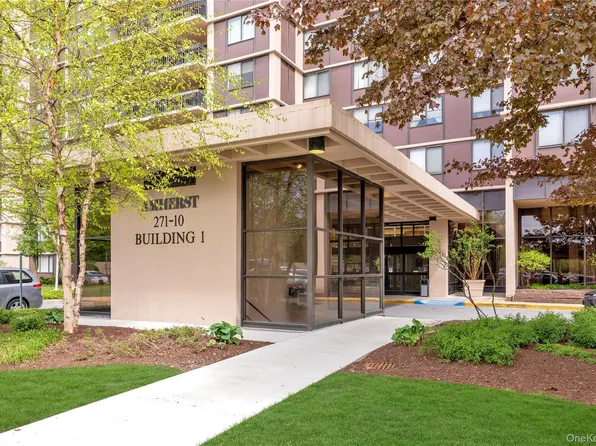 271-10 Grand Central Parkway #9F, Floral Park, NY 11005