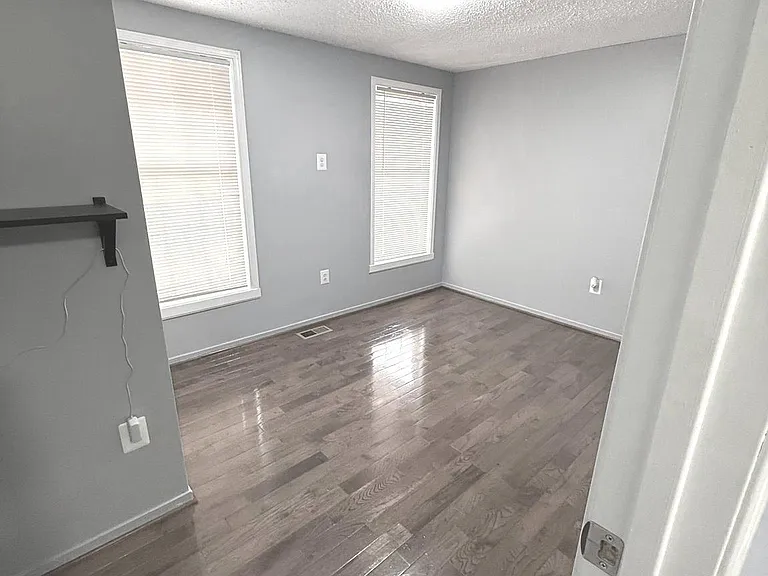 1754 Abbotston St — Photo 18