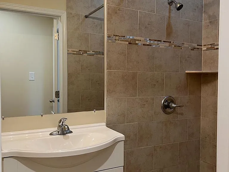 1516 W Diamond St #D — Photo 10