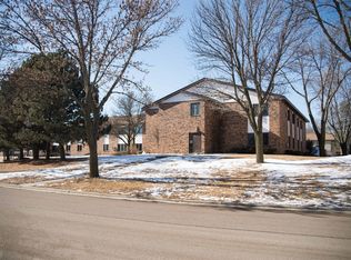 505 Village Dr APT 15, Marshall, MN 56258
