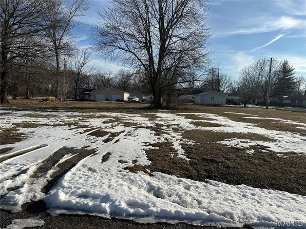 412 E Donnewald St, Worden, IL 62097