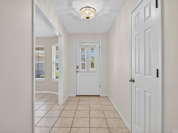 2nd image of 1721 Regency Dr