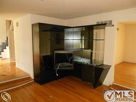 Bilt-In in Living Rm