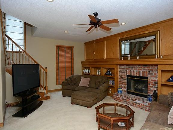 3rd image of 21601 W 51st Pl