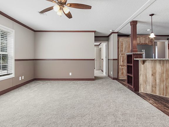 4th image of 2442 Pinewood Dr