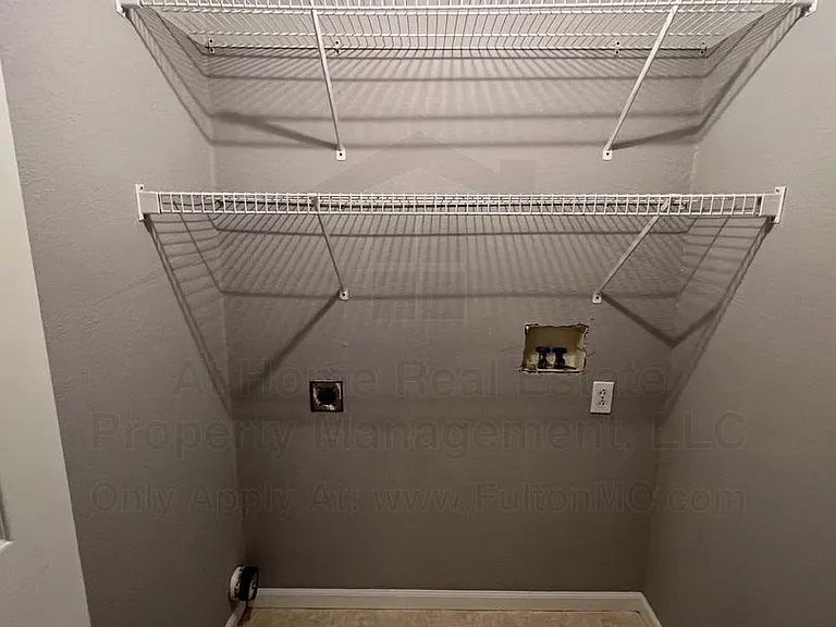 1009 Boulder Ct — Photo 11