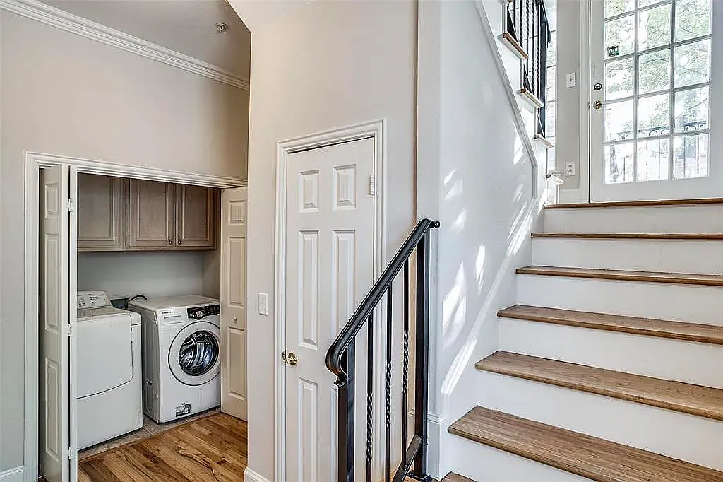 3 bed, 1849 sqft, $4,390 — Photo 4