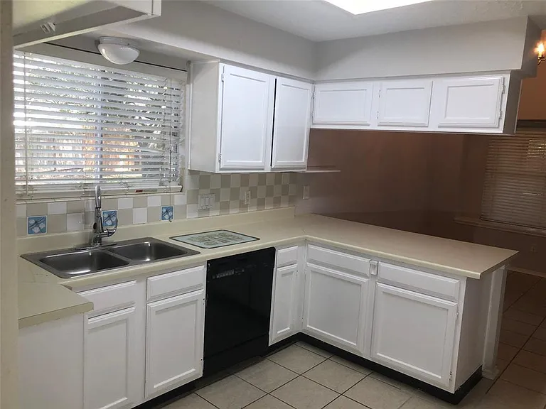14714 Windfern Forest Dr — Photo 3