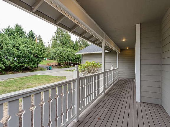 3rd image of 27321 Baywood Dr NE