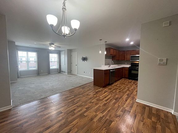 3rd image of 53033 Providence Dr E