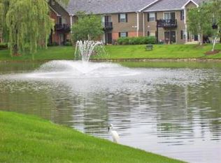 1569 Raymond Dr APT 102, Naperville, IL 60563