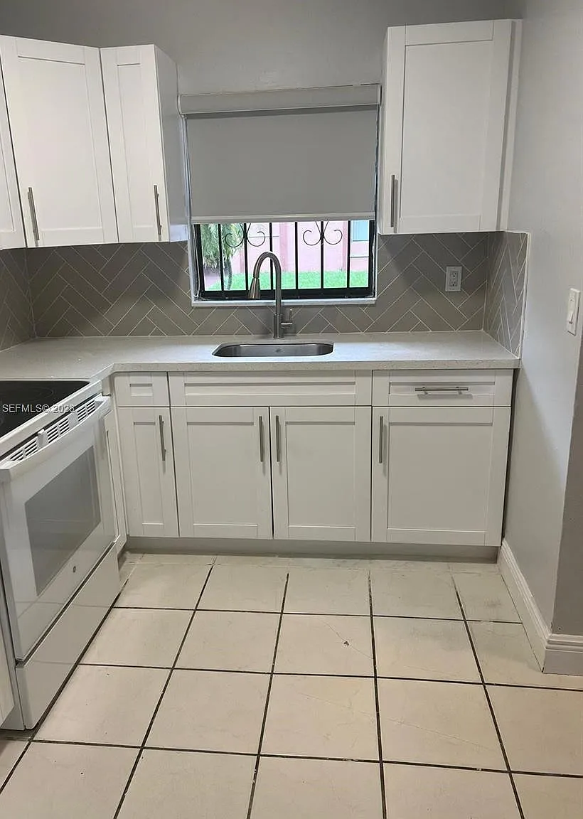 2 bed, 750 sqft, $2,100 — Photo 2