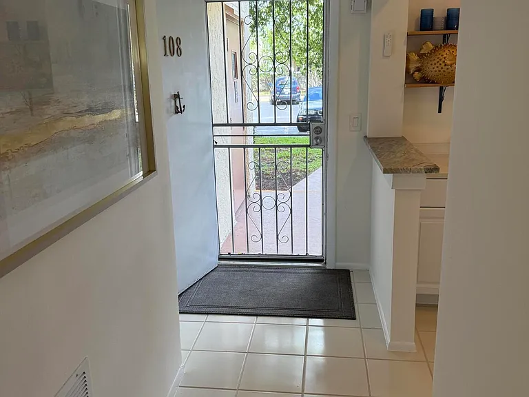 111 SE 3rd Ave #108 — Photo 4