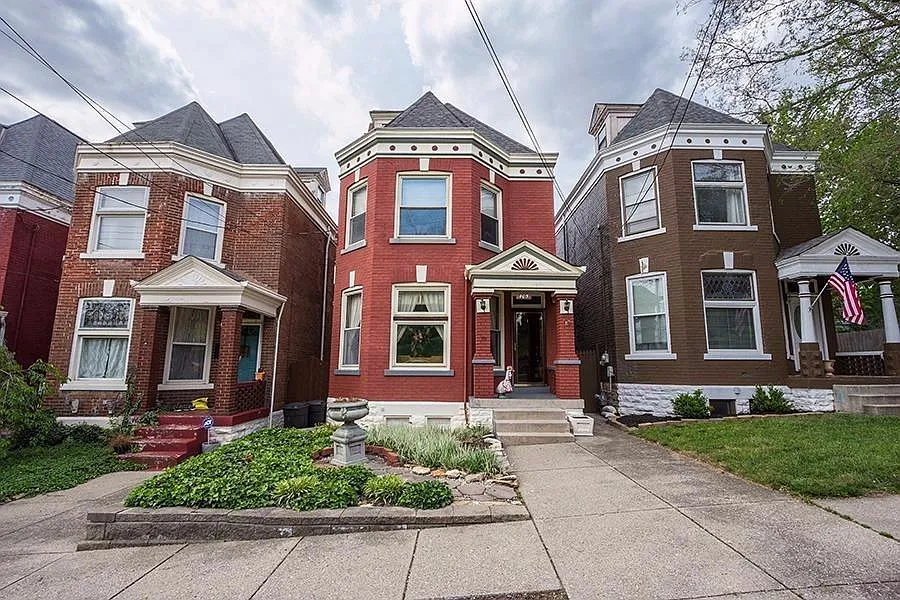 405 Grandview Ave photo 1