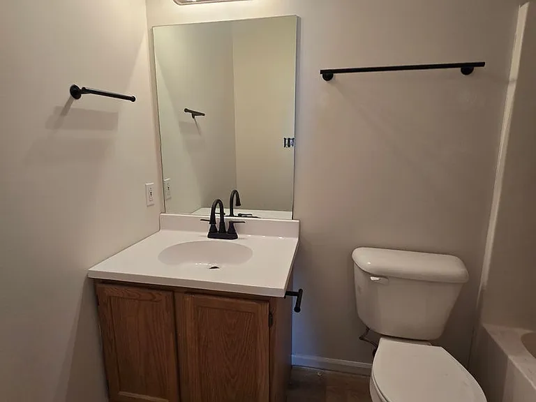 301-303 Dorothy Dean Dr — Photo 11