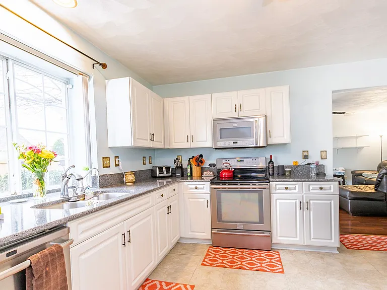 601 Lord Byron Ct — Photo 6
