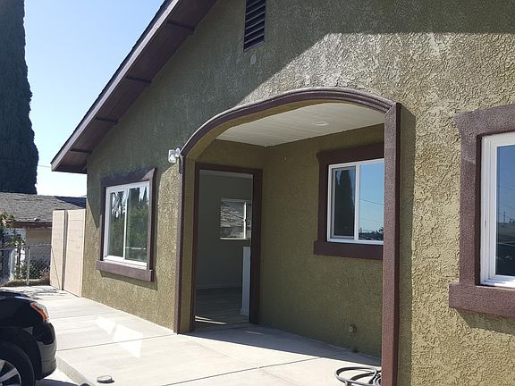 3rd image of 5952 Redwood St