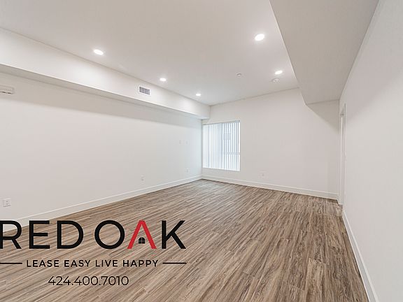 3rd image of 4000 Mont Clair St #101