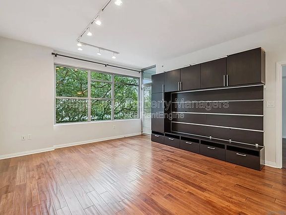 5th image of 206 Park Blvd Unit 307