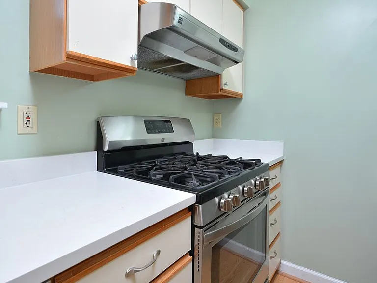 425 Summerwalk Cir — Photo 17