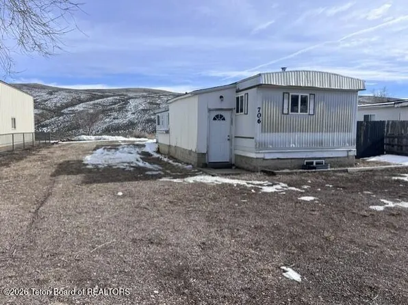 706 Star Ave, Kemmerer, WY 83101