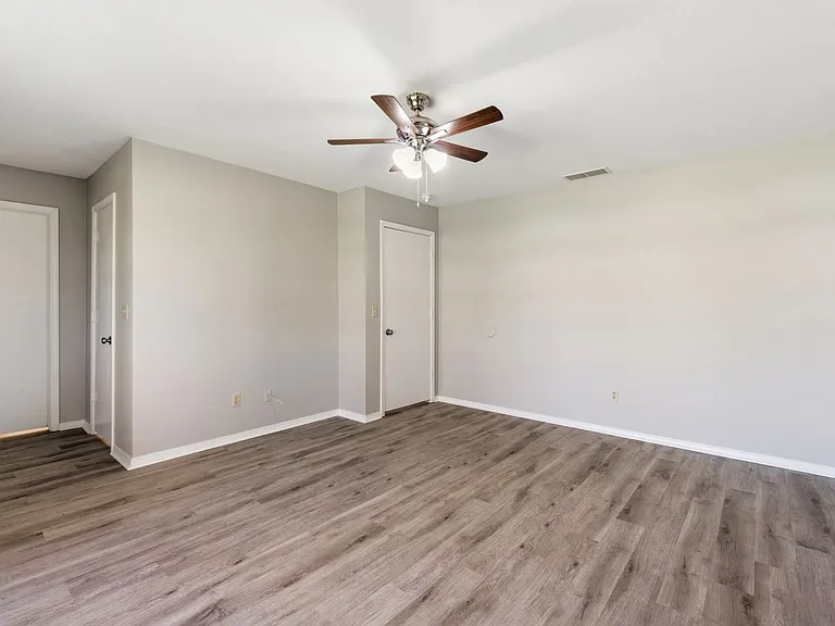 8208 Mark Ln — Photo 13