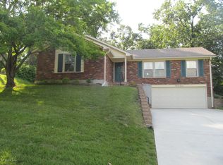 5900 Pine Mountain Dr, Louisville, KY 40214