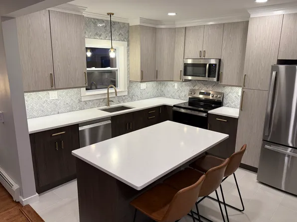 62 Ivy St #A, Greenwich, CT 06830