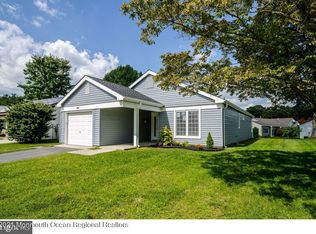 242 Huntington Dr, Southampton, NJ 08088