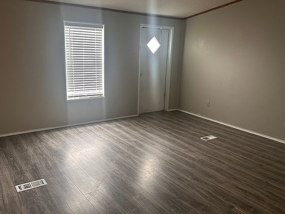 5th image of 575 Northgate Cir