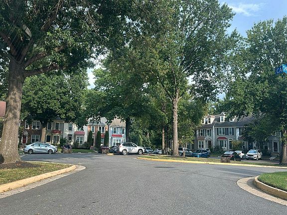 5th image of 8432 Springfield Oaks Dr