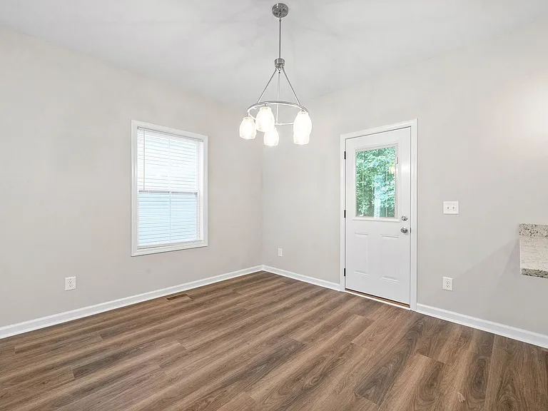 945 Cumberland Dr — Photo 9