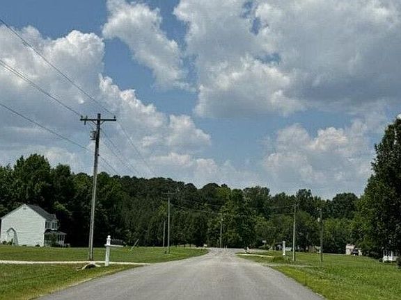 4th image of 15200 Graham Ln