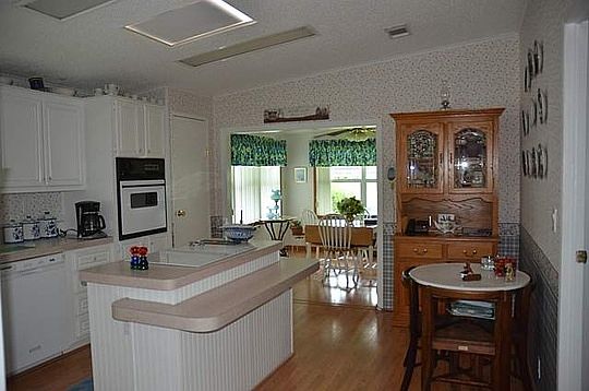 3rd image of 84 Sea Fern Dr