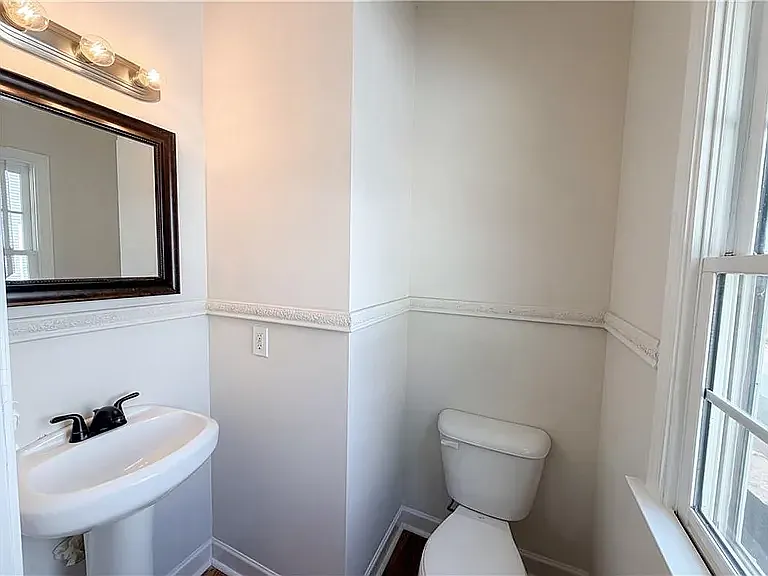 185 Graves St NW — Photo 11