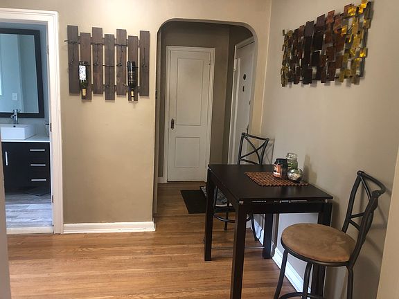 3rd image of 140 Woodside Grn APT 1A