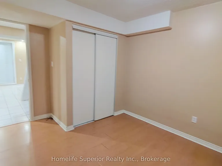 17 Summerfield Cres — Photo 23