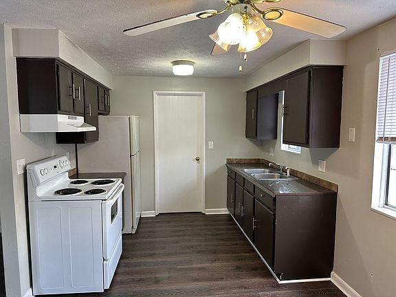 2nd image of 115 Westminster Ave #117