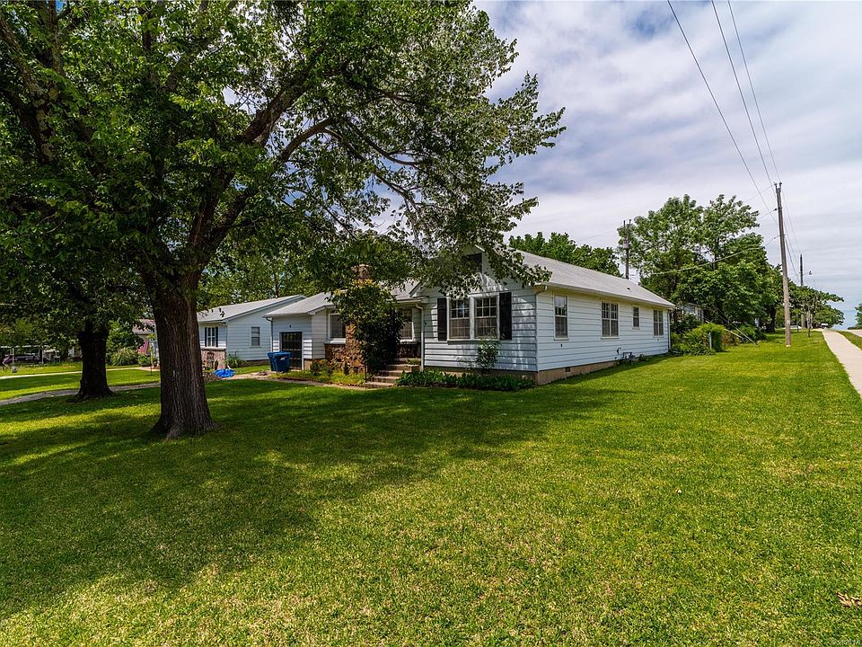 1st image of 1611 E Osage Ave