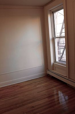 2nd image of 415 1st St #2