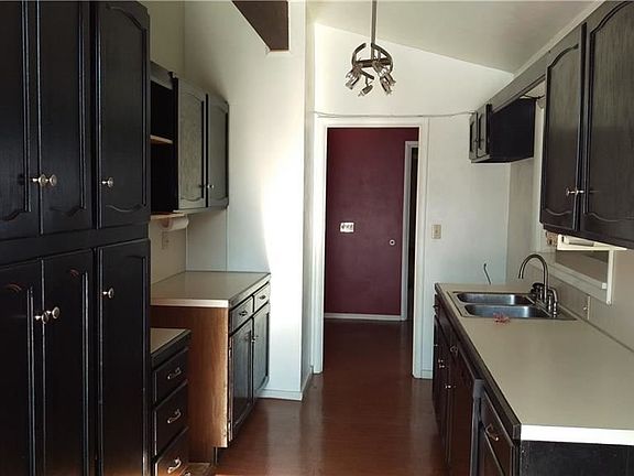 5th image of 8 Park Ln